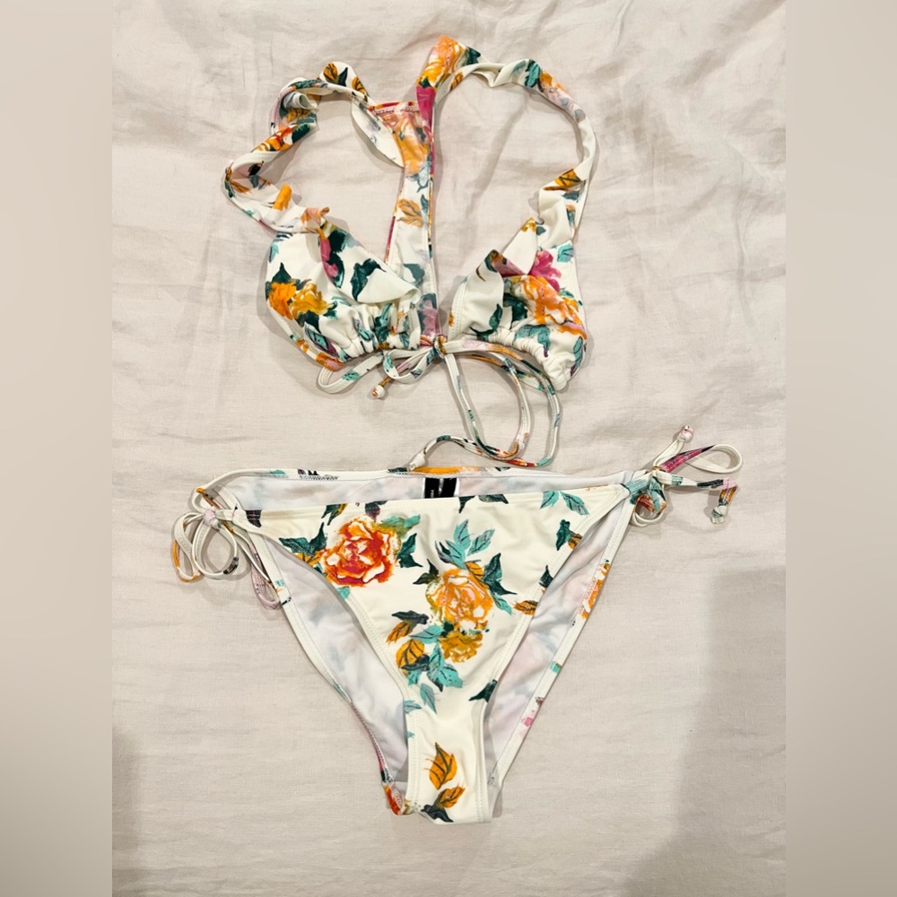 White and Floral Swimsuit Bikini